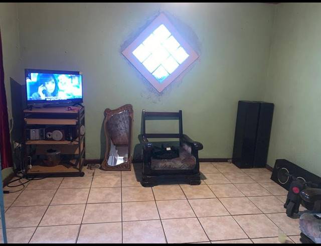 3 BEDROOM HOUSE FOR SALE IN SCOTTSDENE